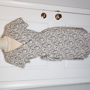 DIANE von Furstenberg, Jillian, Two "Sea Daisy Tiny Black" wrap dress